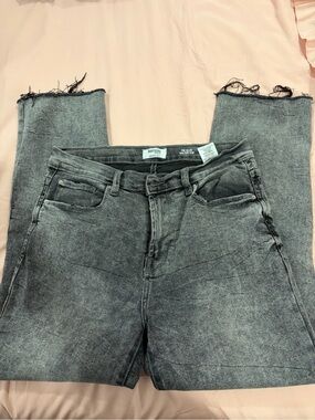 Kensie Washed Gray Cropped High-Rise Jeans